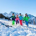 Kroell, Nationalpark Sommercard, 60 Attraktionen, Restaurant Mit Regionaler Kueche 3* Niedernsill