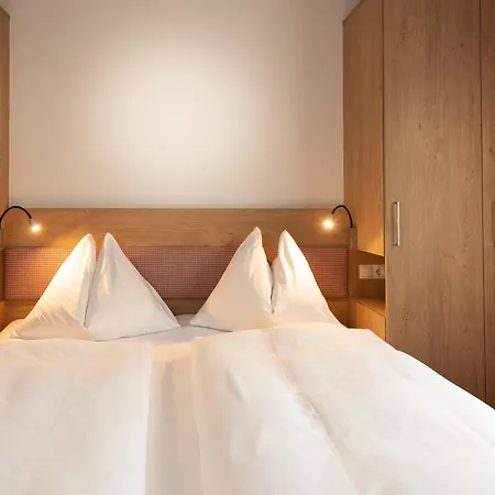 Kroell, 4 Skigebiete In Unmittelbarer Naehe, Restaurant Mit Regionaler Kueche