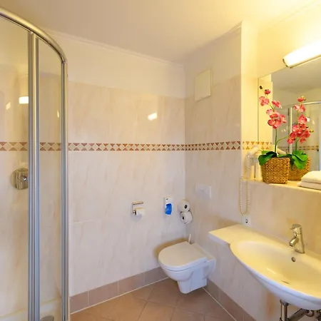 Kroell, 4 Skigebiete In Unmittelbarer Naehe, Restaurant Mit Regionaler Kueche Niedernsill